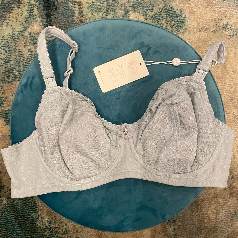 36 D lace nursing bra new with tags- NEVER worn